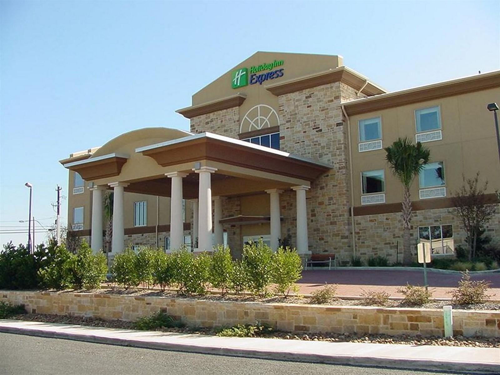 Holiday Inn Express & Suites Fredericksburg By Ihg Buitenkant foto