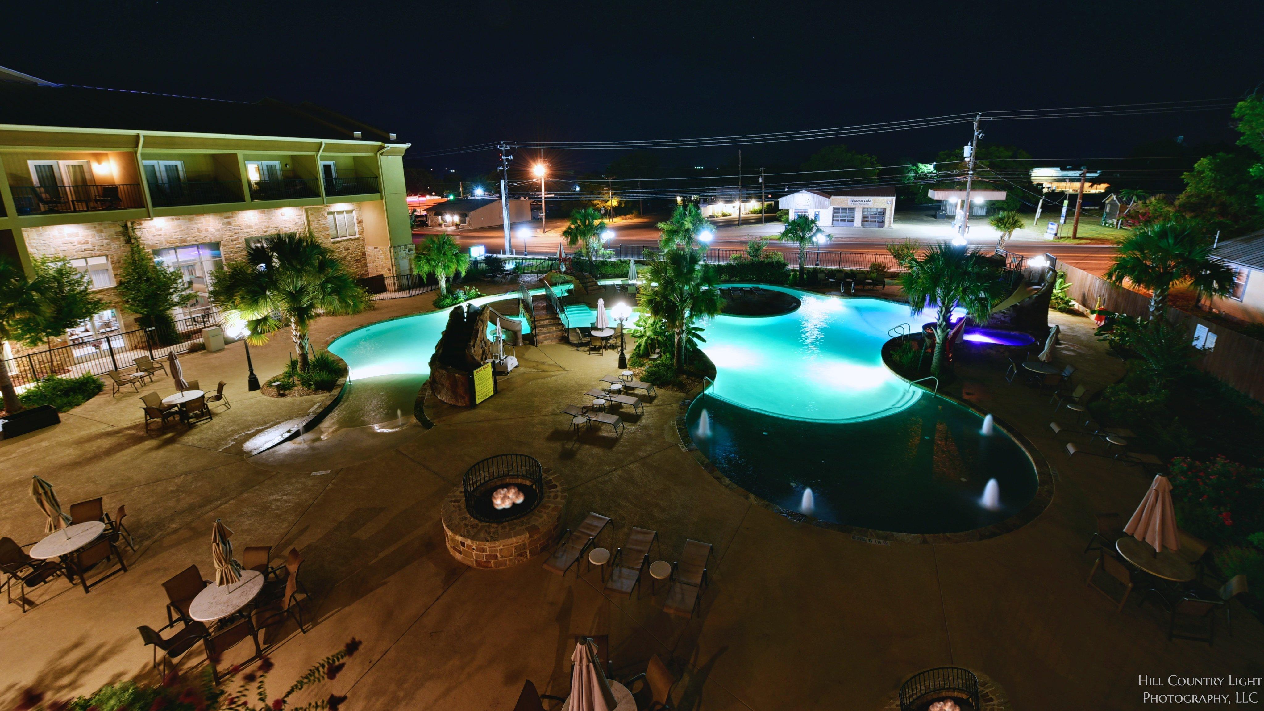 Holiday Inn Express & Suites Fredericksburg By Ihg Buitenkant foto