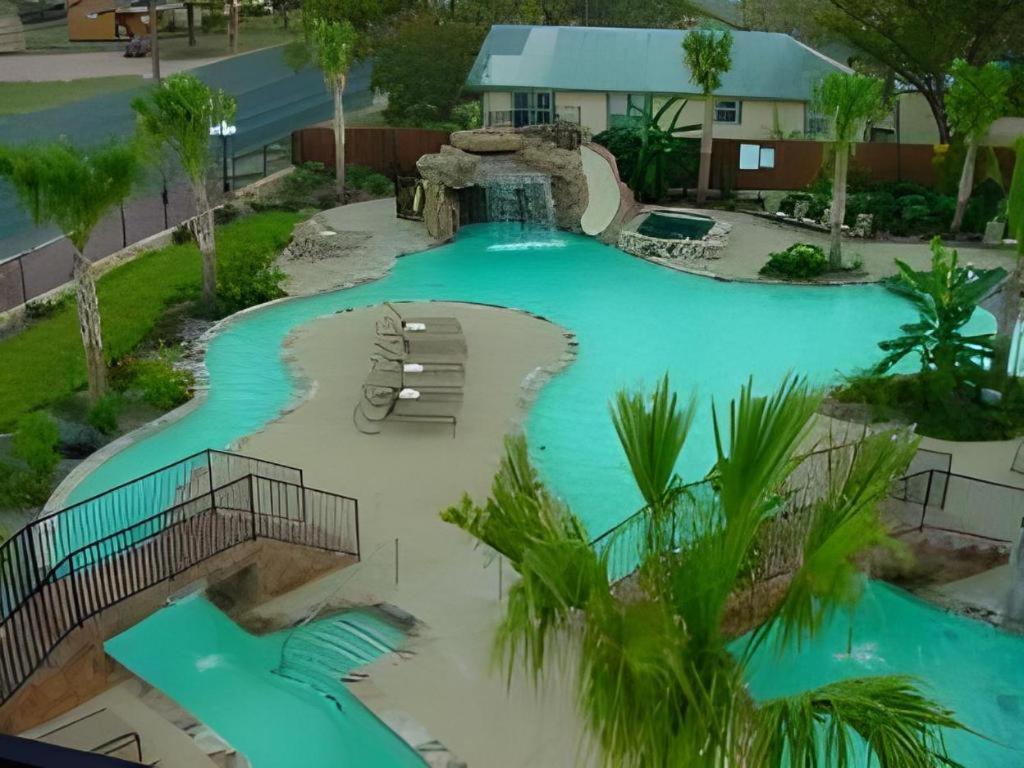 Holiday Inn Express & Suites Fredericksburg By Ihg Buitenkant foto