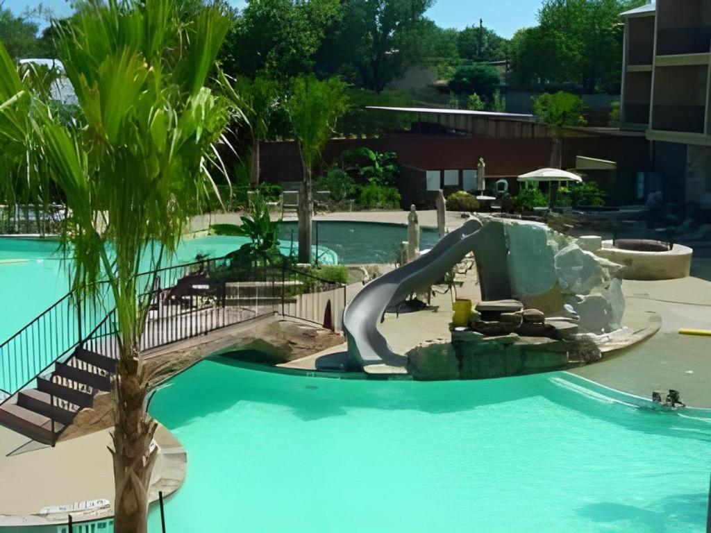 Holiday Inn Express & Suites Fredericksburg By Ihg Buitenkant foto