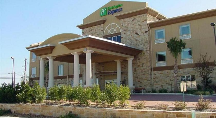 Holiday Inn Express & Suites Fredericksburg By Ihg Buitenkant foto