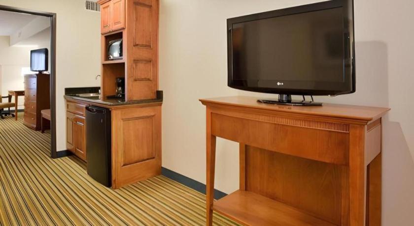 Holiday Inn Express & Suites Fredericksburg By Ihg Buitenkant foto