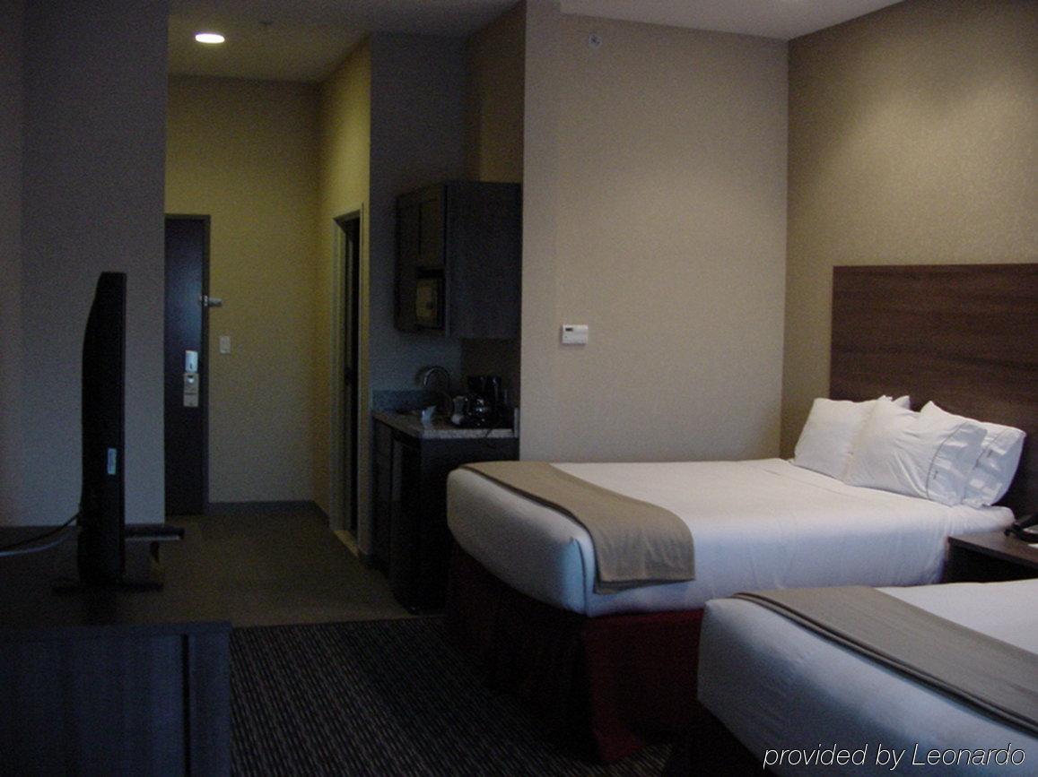 Holiday Inn Express & Suites Fredericksburg By Ihg Kamer foto